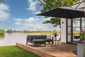 MarinaParken - Terrasse eines Mobilheims mit Blick auf den See