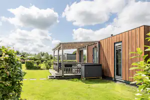Natuurlijk de Veenhoop - Mobilheim mit Terrasse auf dem Campingplatz