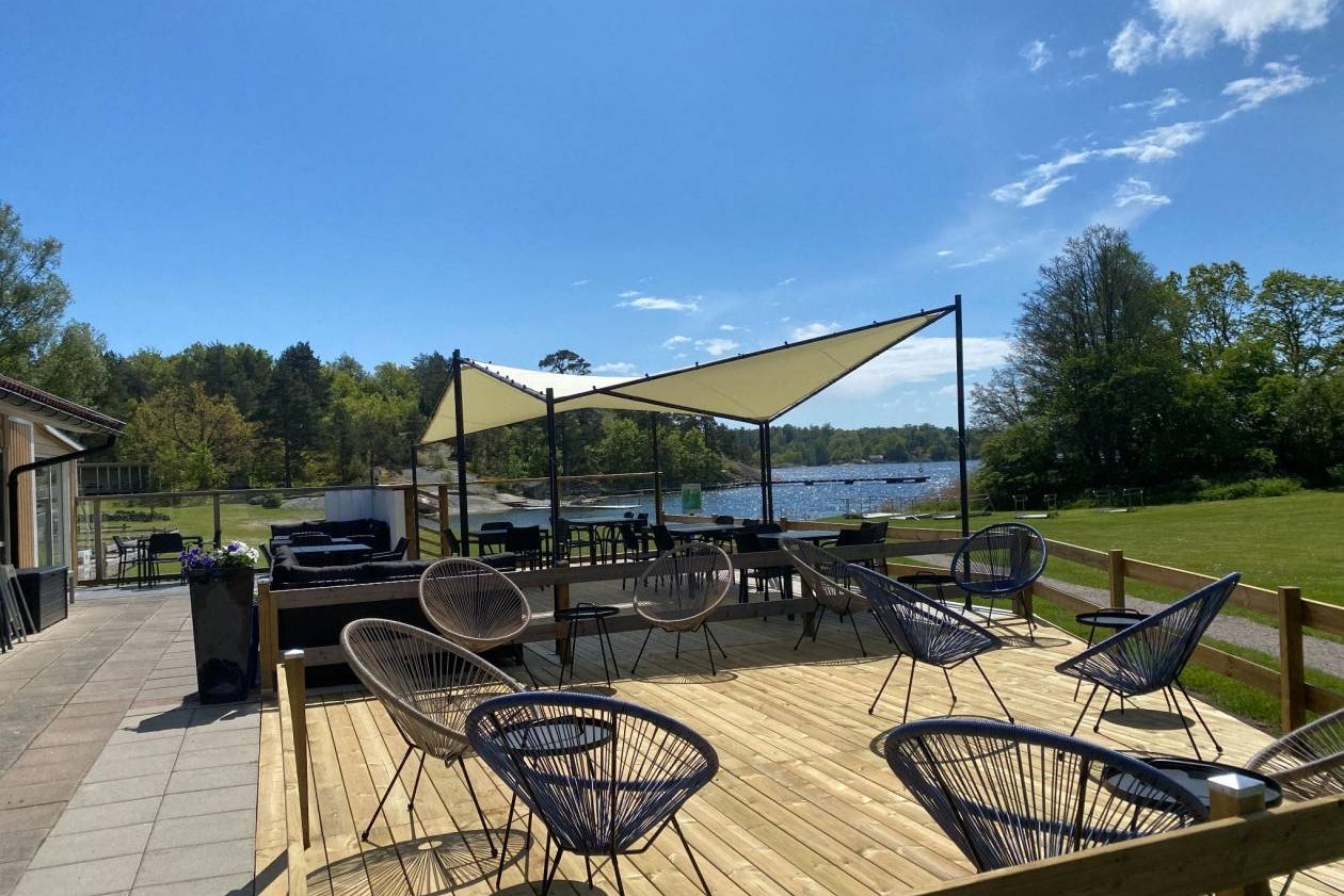 Järnaviks Camping  Camping Järnaviks  - Restaurant mit Terrasse auf dem Campingplatz