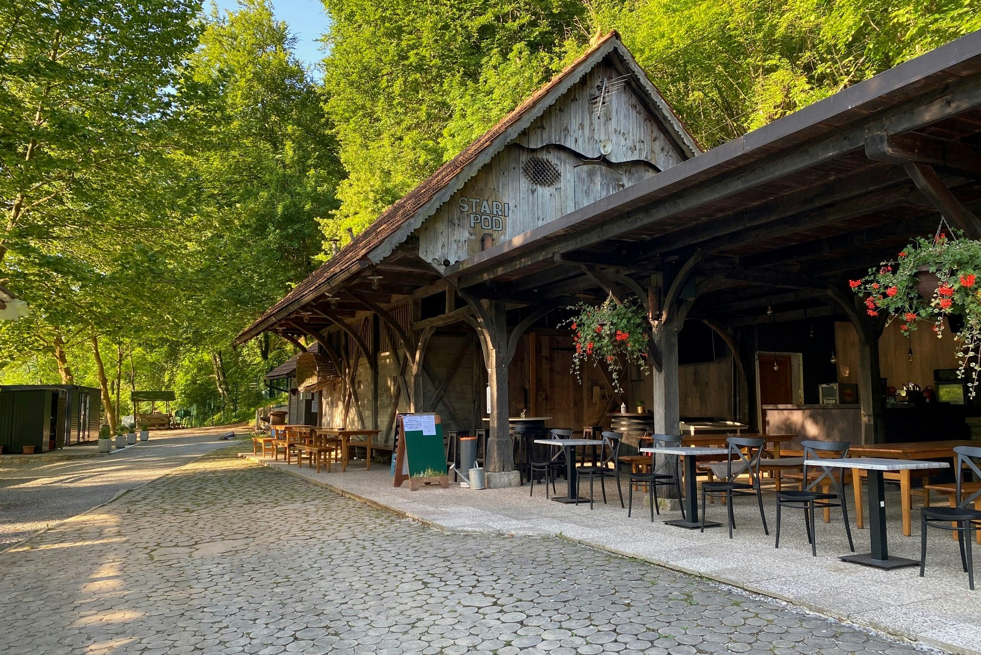 Camping Jankovic Stari pod - Bar mit Terrasse auf dem Campingplatz