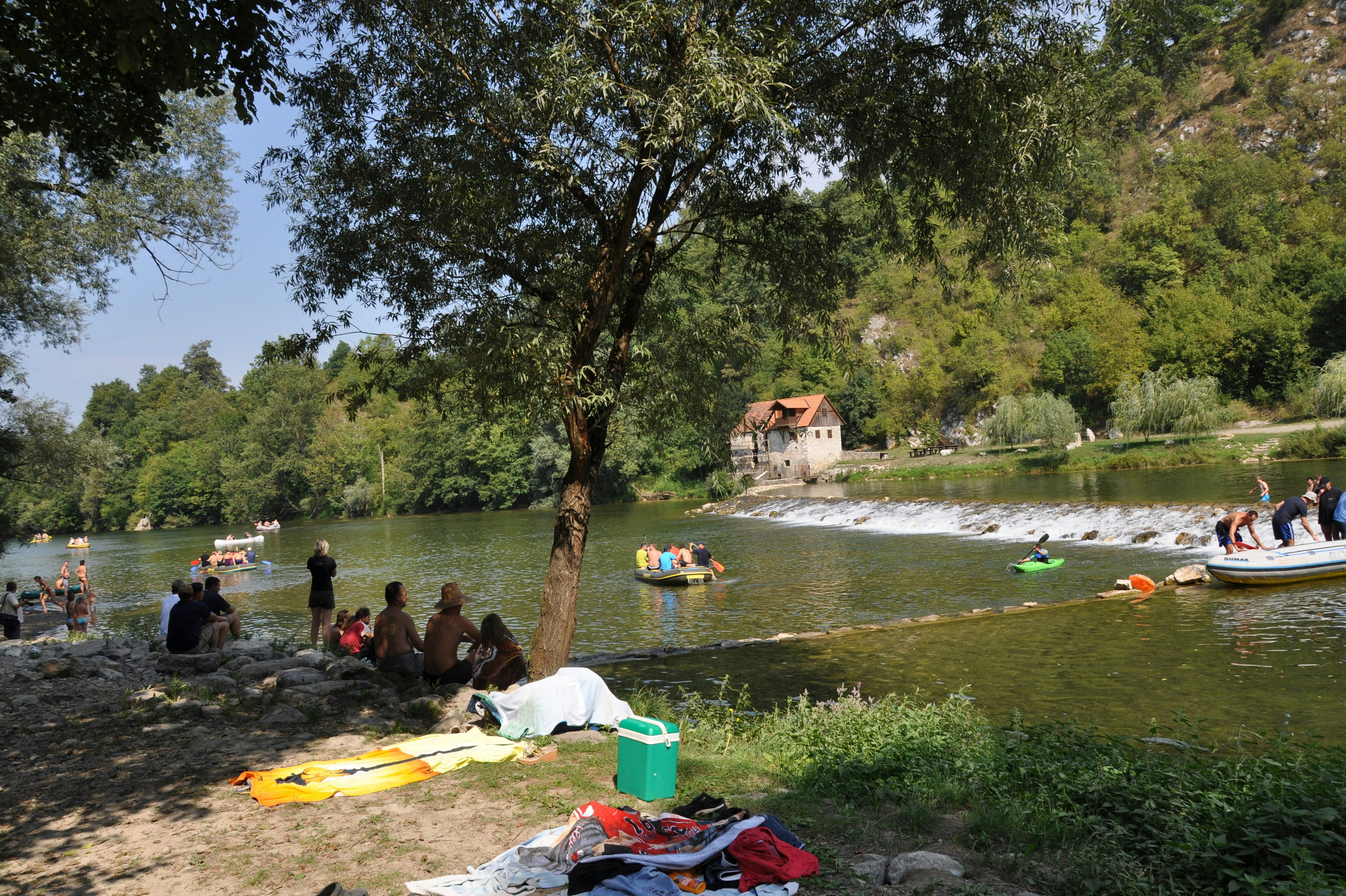 Camping Jankovic Stari pod - Blick auf die Badestelle am Fluss