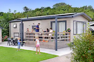 Camping Janse - Mobilheim mit Veranda auf dem Campingplatz