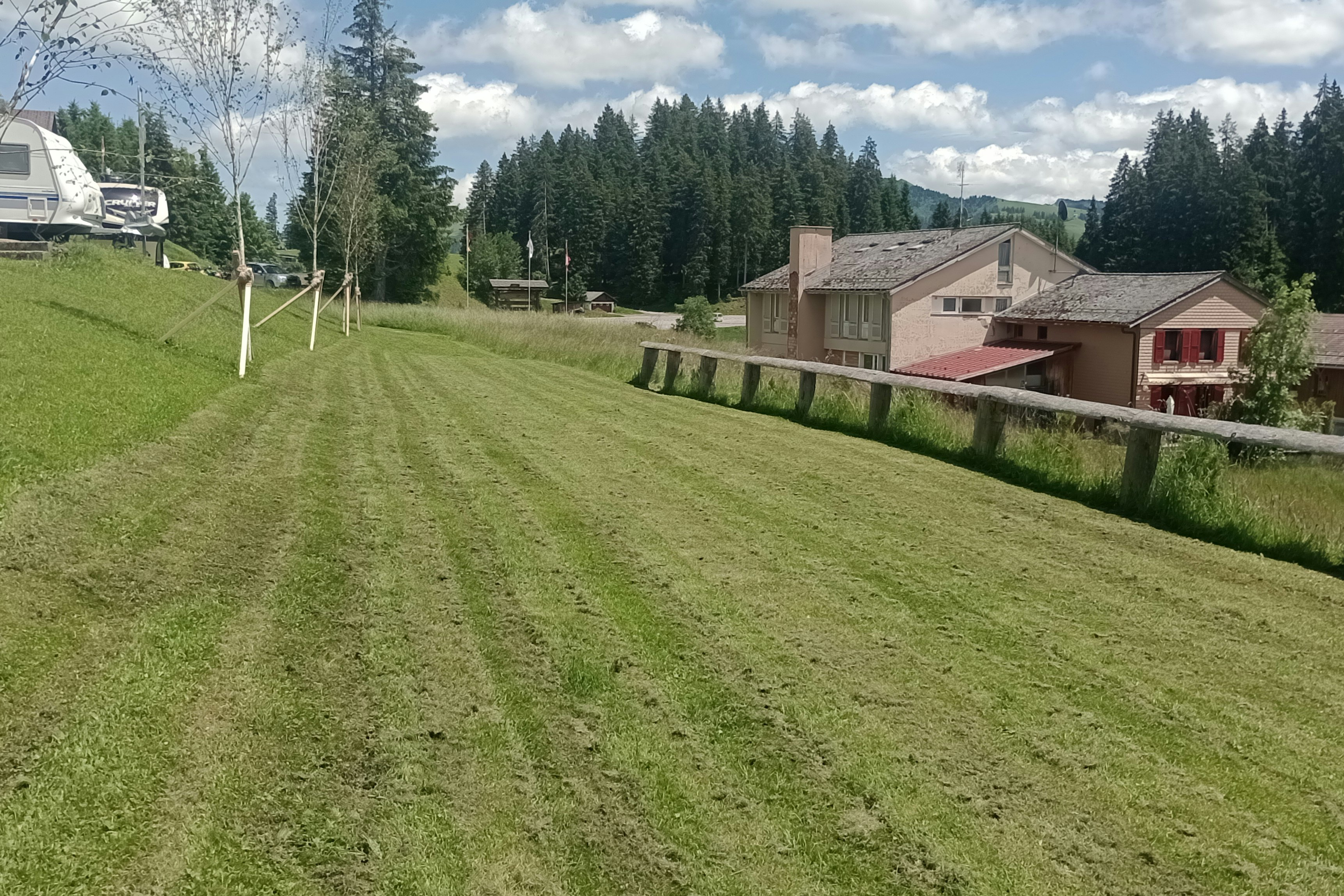 Camping Jaunpass  - Zeltwiese auf dem Campingplatz
