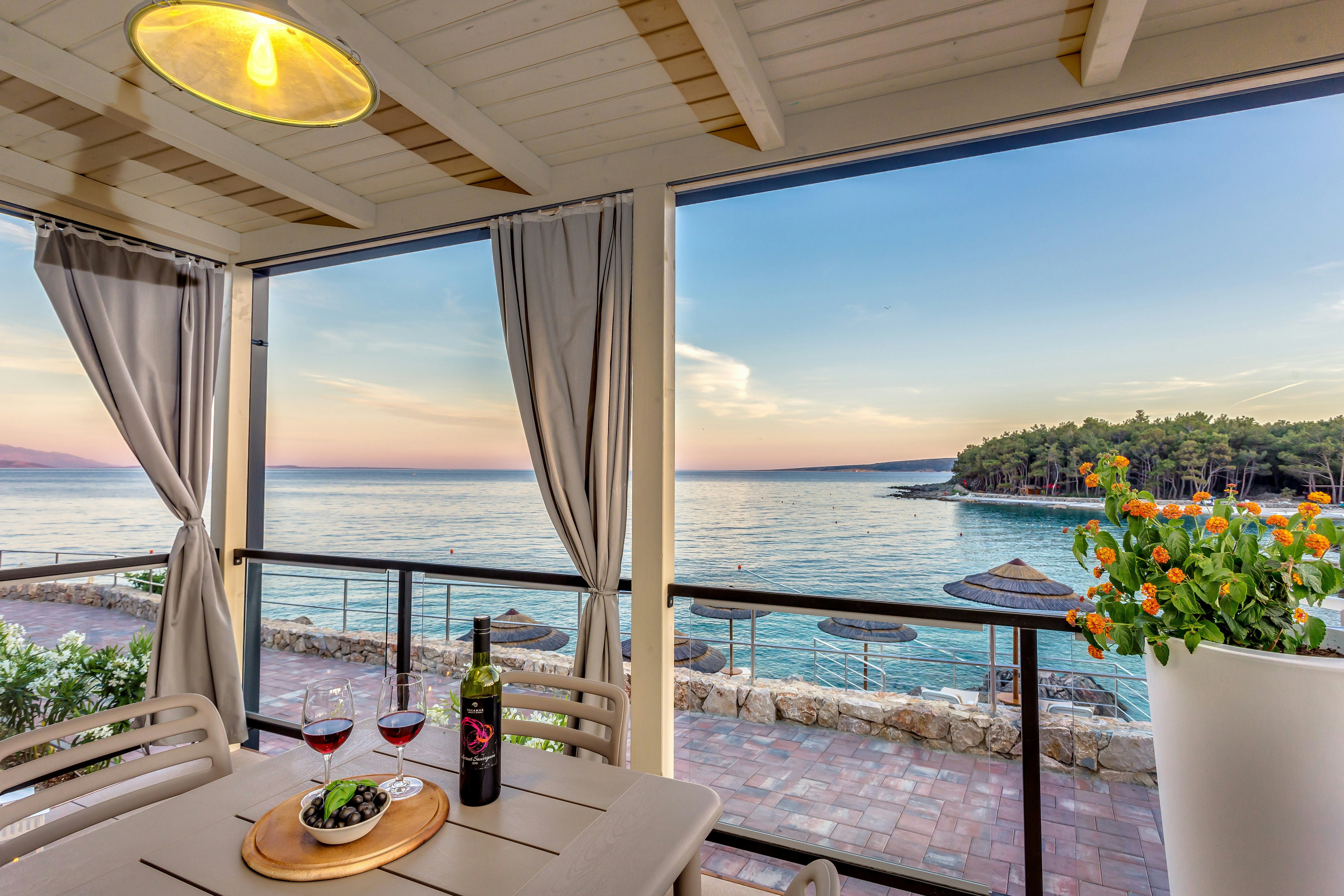 Camping Ježevac - Mobilheim Terrasse mit Blick auf die Adria 