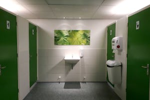 Camping Jelly's Hoeve (Adults Only) - Innenansicht des Sanitärgebäudes