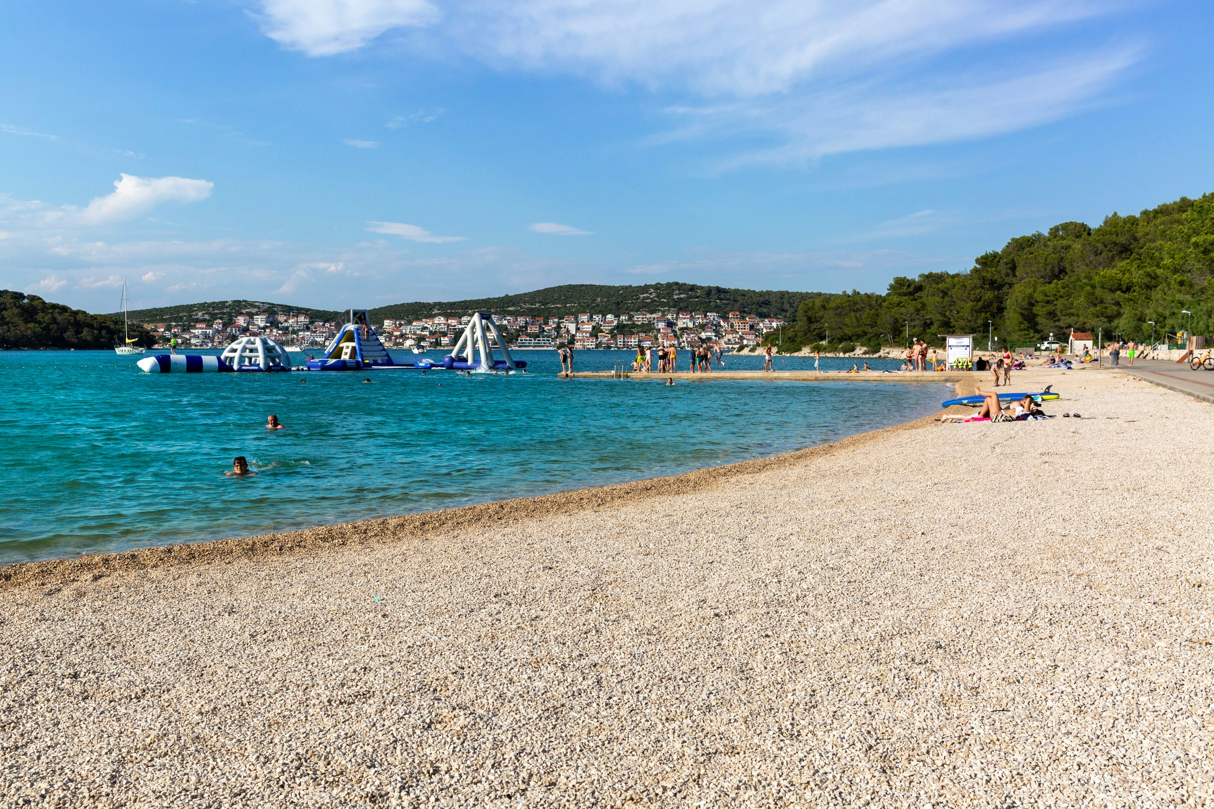 Camping Jezera Lovišća - Badestrand des Campingplatzes