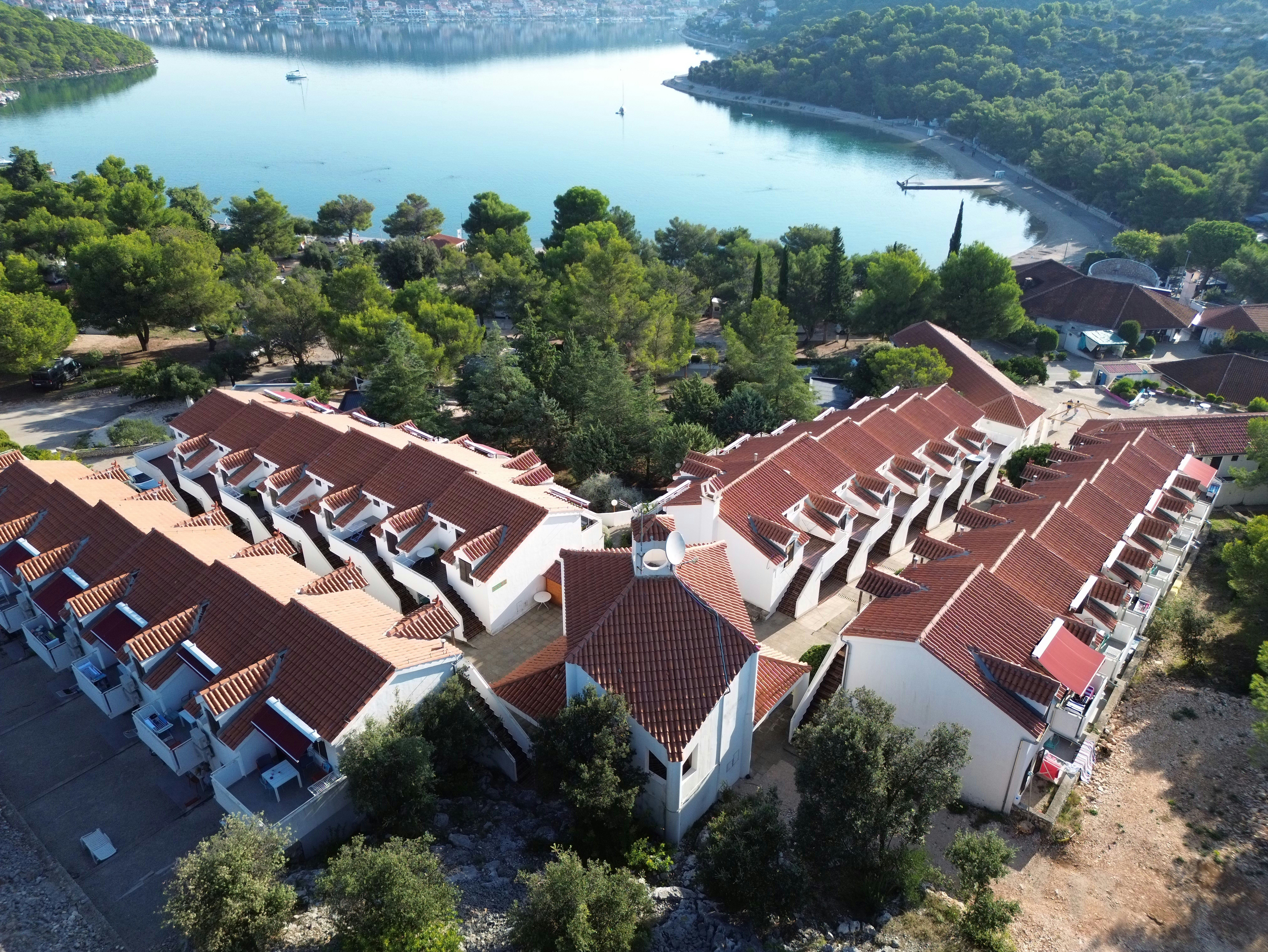 Camping Jezera Lovišća - Mietapartments auf dem Campingplatz