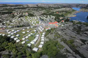 Camping Johannesvik - Campingplatz am See aus der Vogelperspektive