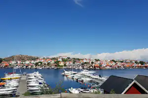 Camping Johannesvik - Blick auf das Dorf in der Nähe vom Campingplatz