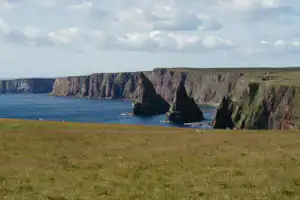 Camping John O'Groats - Blick auf die Felsen über dem Meer