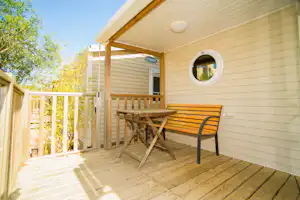 Camping Joncar Mar - Mobilheim mit Veranda auf dem Campingplatz