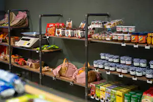 Camping Jungfrau - Große Produktauswahl im Laden des Campingplatzes