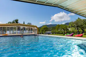 Camping Juritz - Pool mit Blick auf die Berge