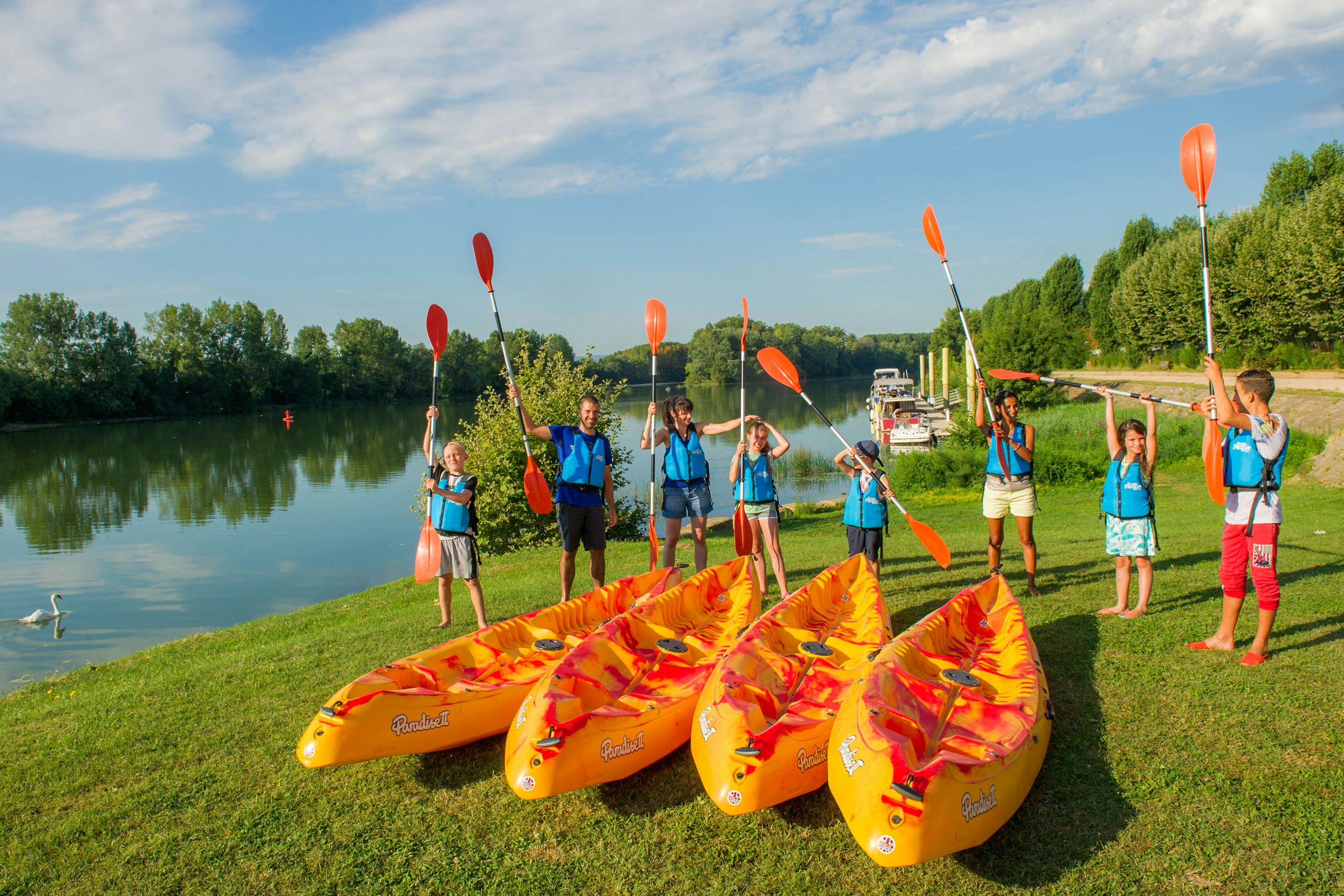 Camping Kanopée Village - Paddeln auf dem Fluss am Campingplatz