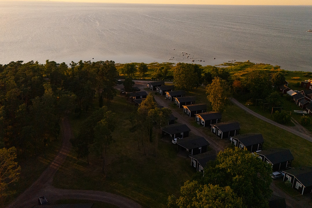 Camping Kapelludden - Campingplatz aus der Vogelperspektive Sonnenuntergang