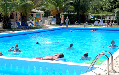 Camping Karda Beach