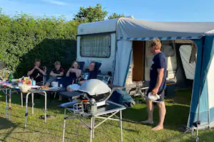 Camping Karlsmark - Camper entspannen auf ihrem Standplatz