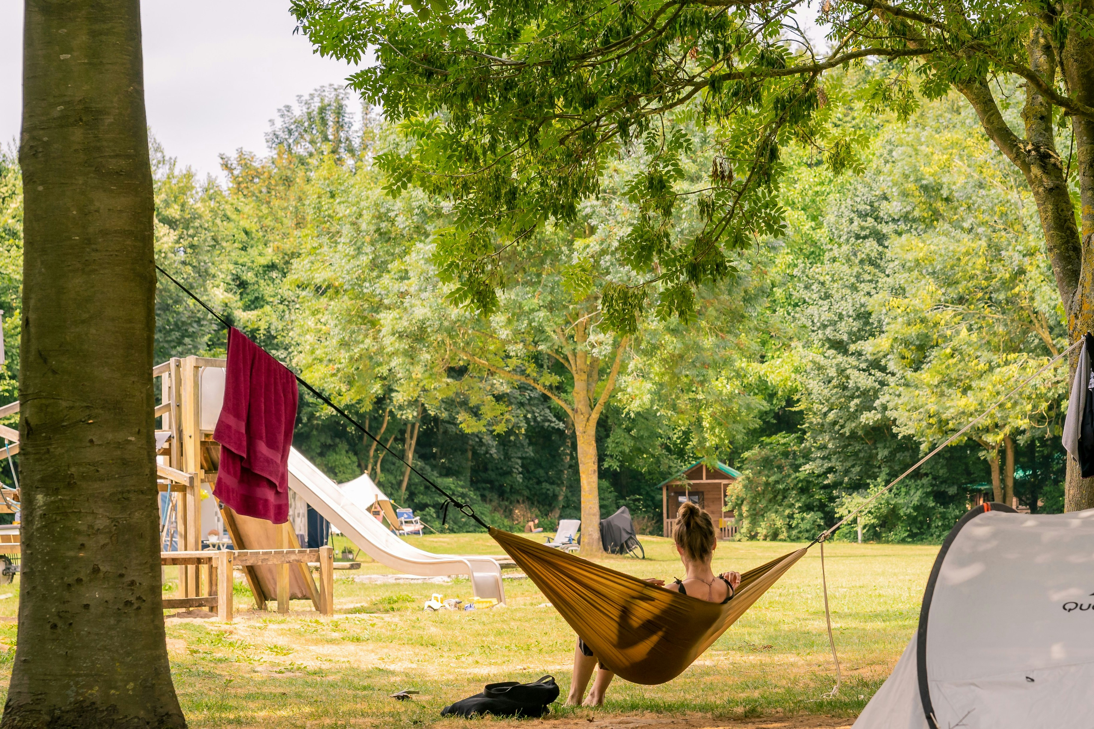 Camping Kemphaan - Camperin in Hängematte