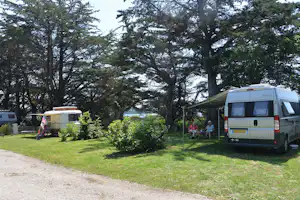 Camping Ker Eden - Wohnmobil- und Wohnwagenstellplätze auf der Wiese