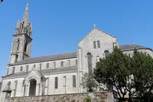 Camping Kerisole - Kirche in der Umgebung des Campingplatzes