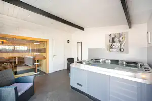 Camping Kerzerho - Wellnessbereich mit Sauna und Whirlpool