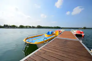 Camping Kiebitz - Badeplattform auf dem Campingplatz