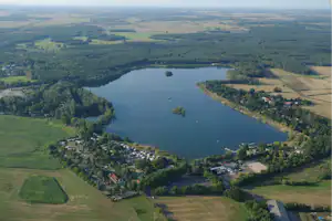 Camping Kiebitz - Campingplatz und See aus der Vogelperspektive