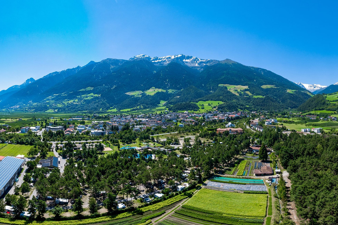 Camping Kiefernhain - Übersicht auf das gesamte Campingplatz Gelände 
