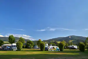 Camping Kirchzarten - Wohnmobil- und Wohnwagenstellplätze auf der Wiese