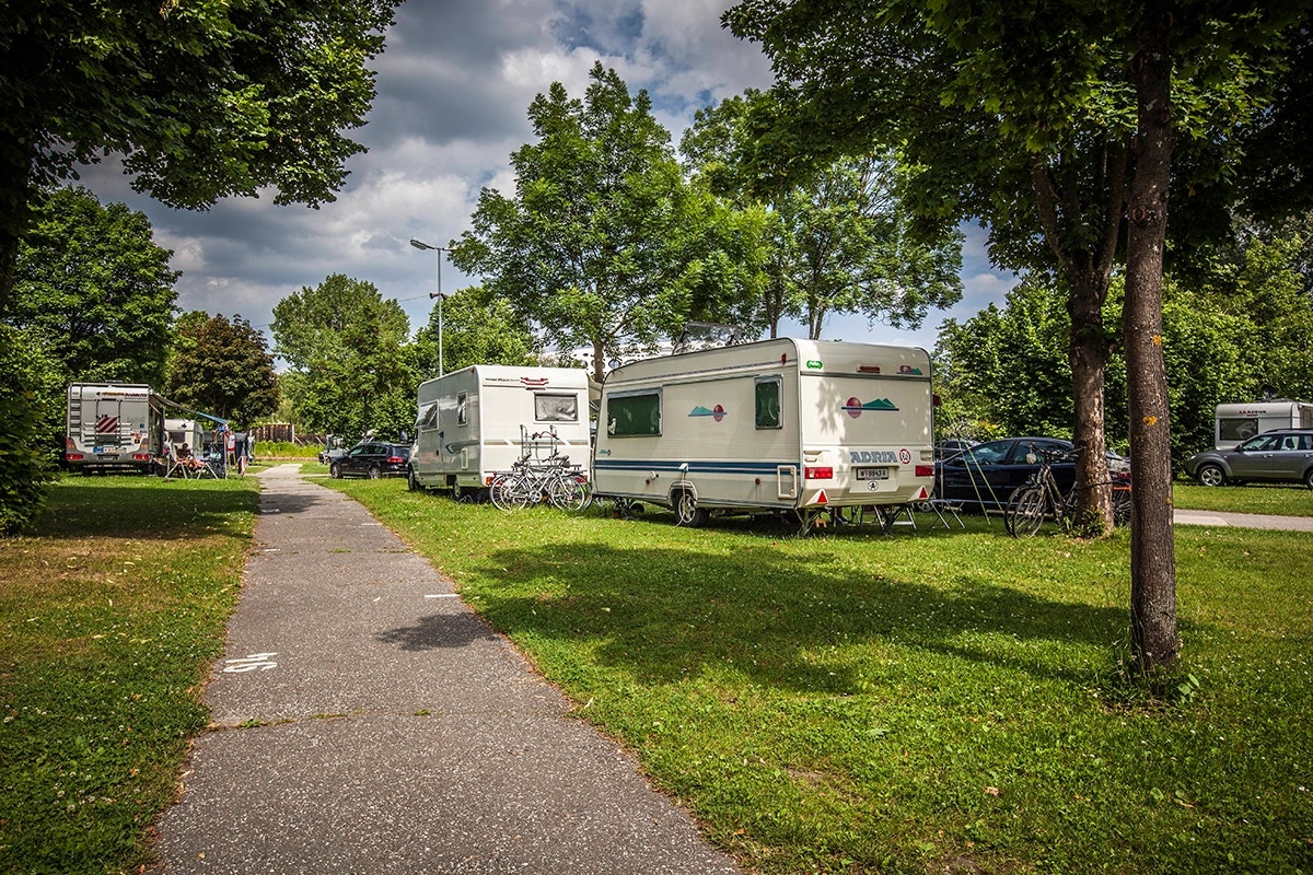 Camping Klagenfurt am Wörthersee - Standplätze im Grünen auf dem Campingplatz