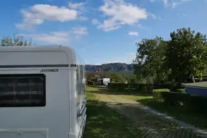 Camping Kleine Bergoase - Stellplatz mit Blick auf die Berge