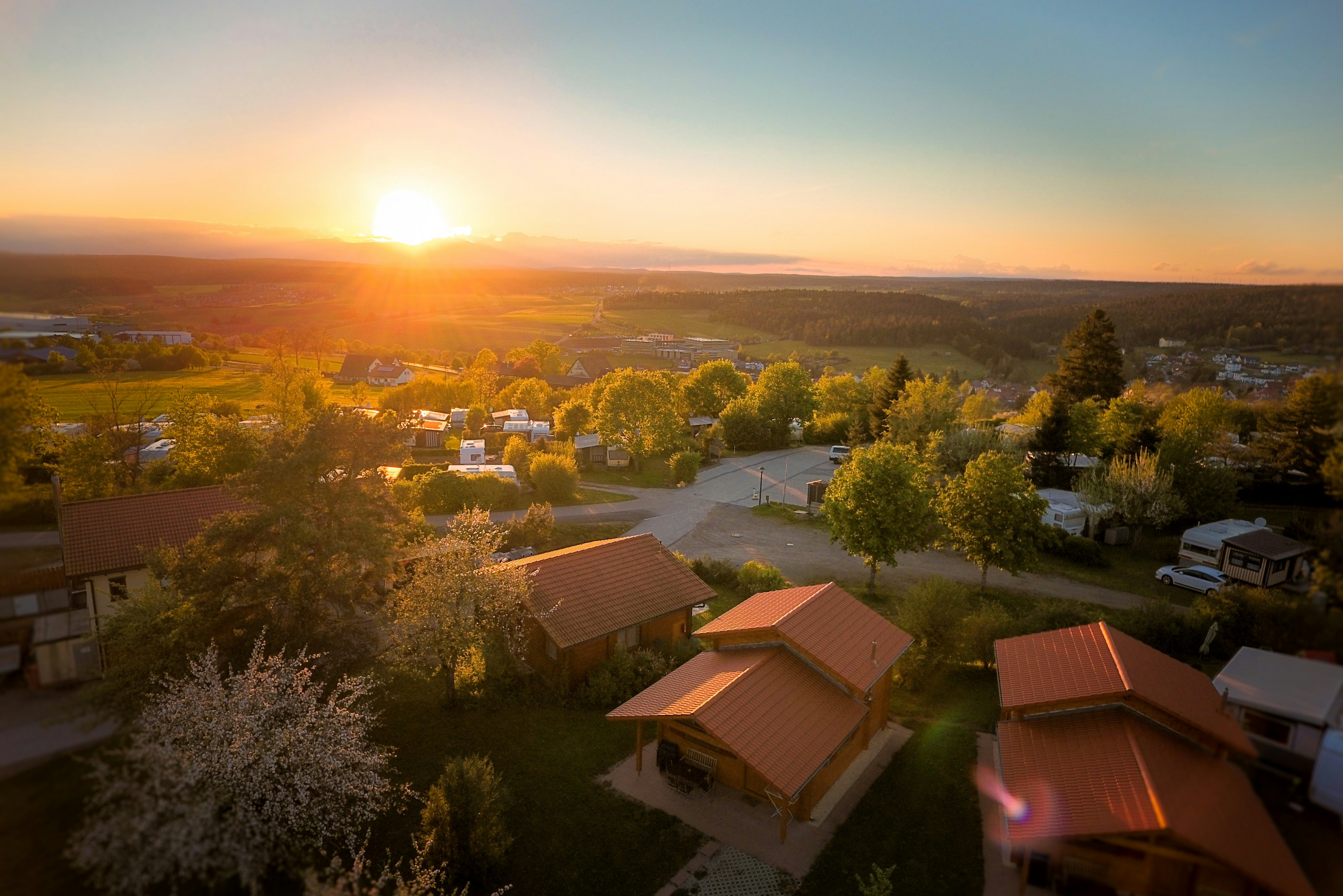 Camping Königskanzel  - Luftaufnahme des Campingplatzes bei Sonnenuntergang