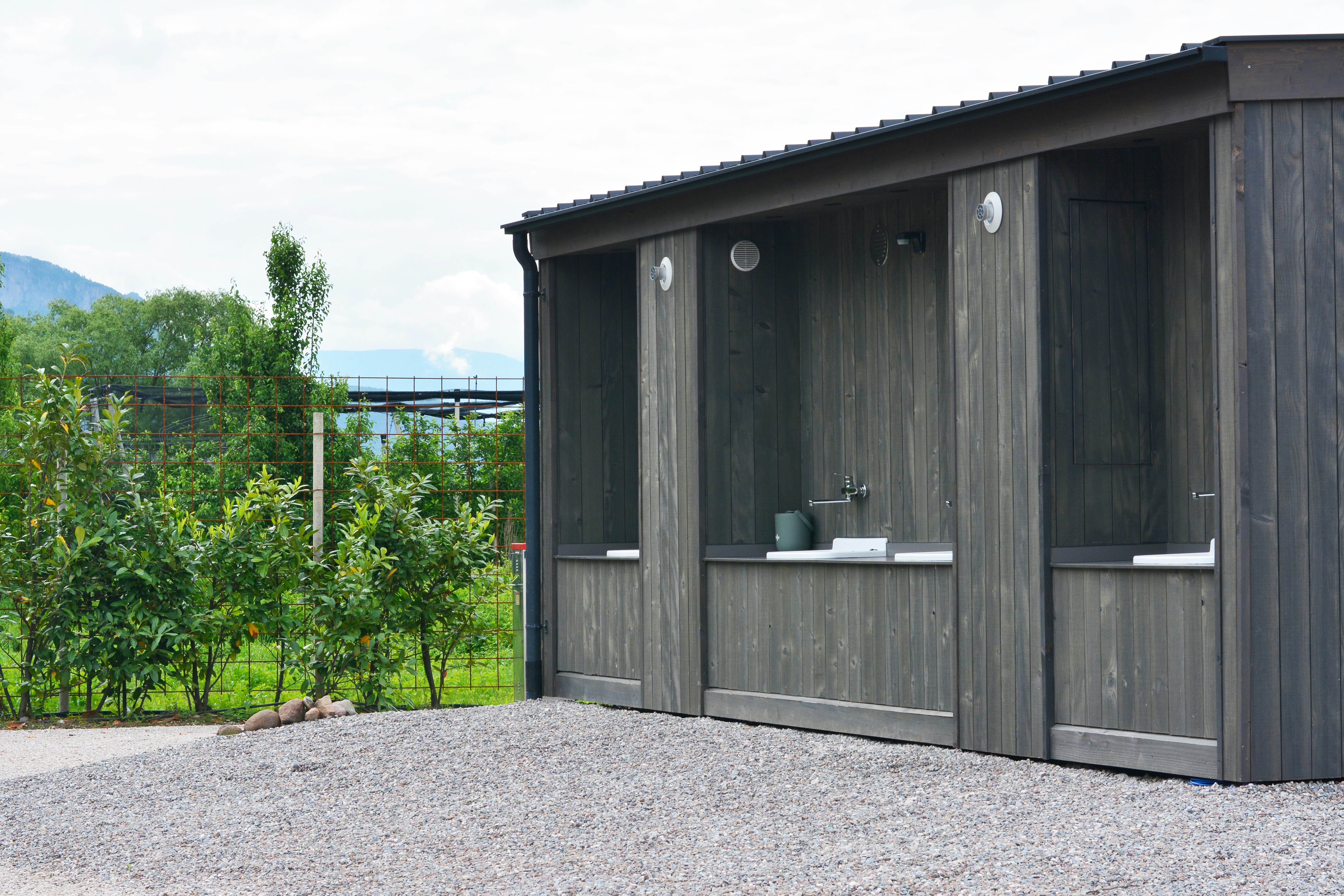 Camping Komodo Gargazon - Sanitärgebäude auf dem Campingplatz