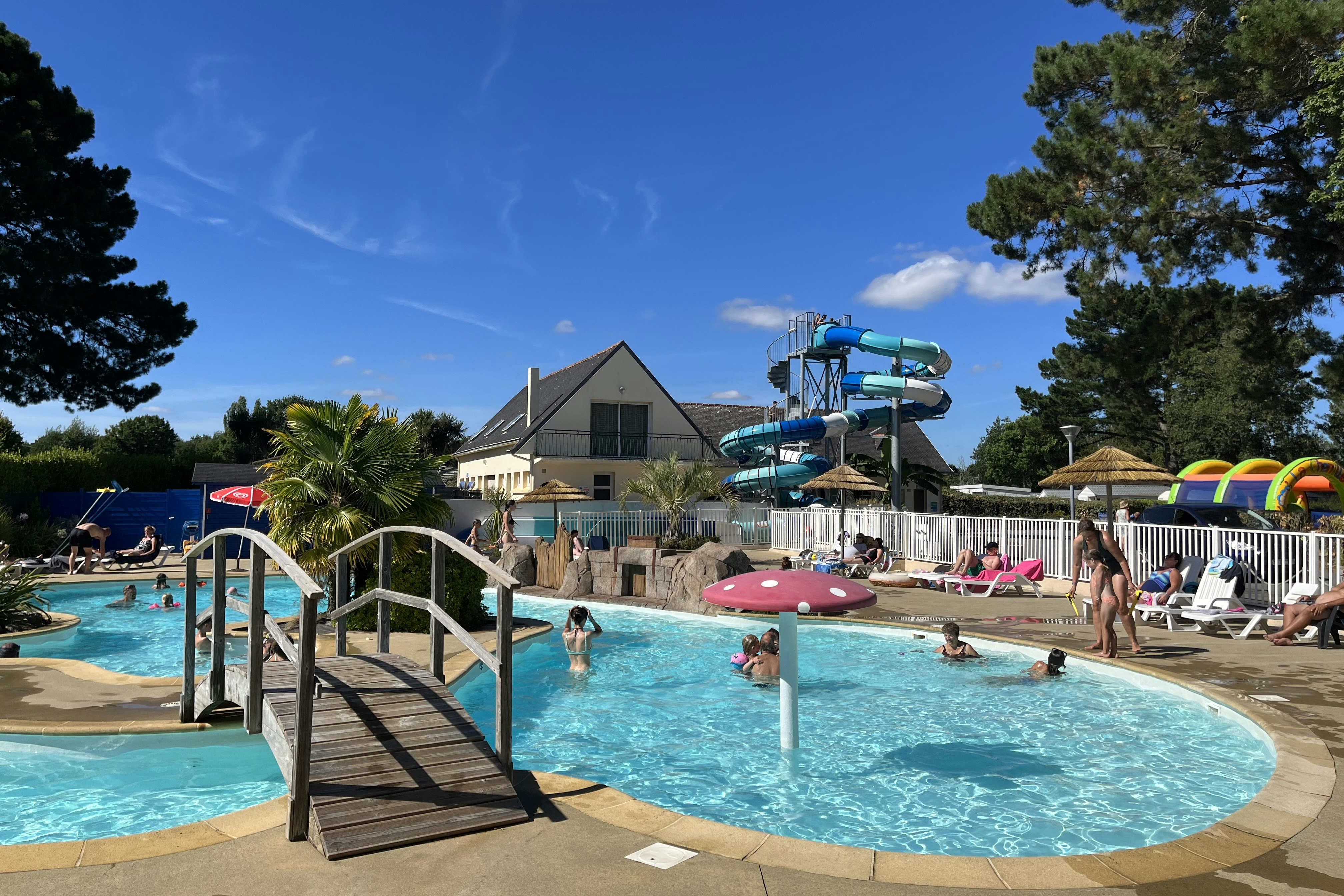 Camping Kost Ar Moor - Freibad auf dem Campingplatz