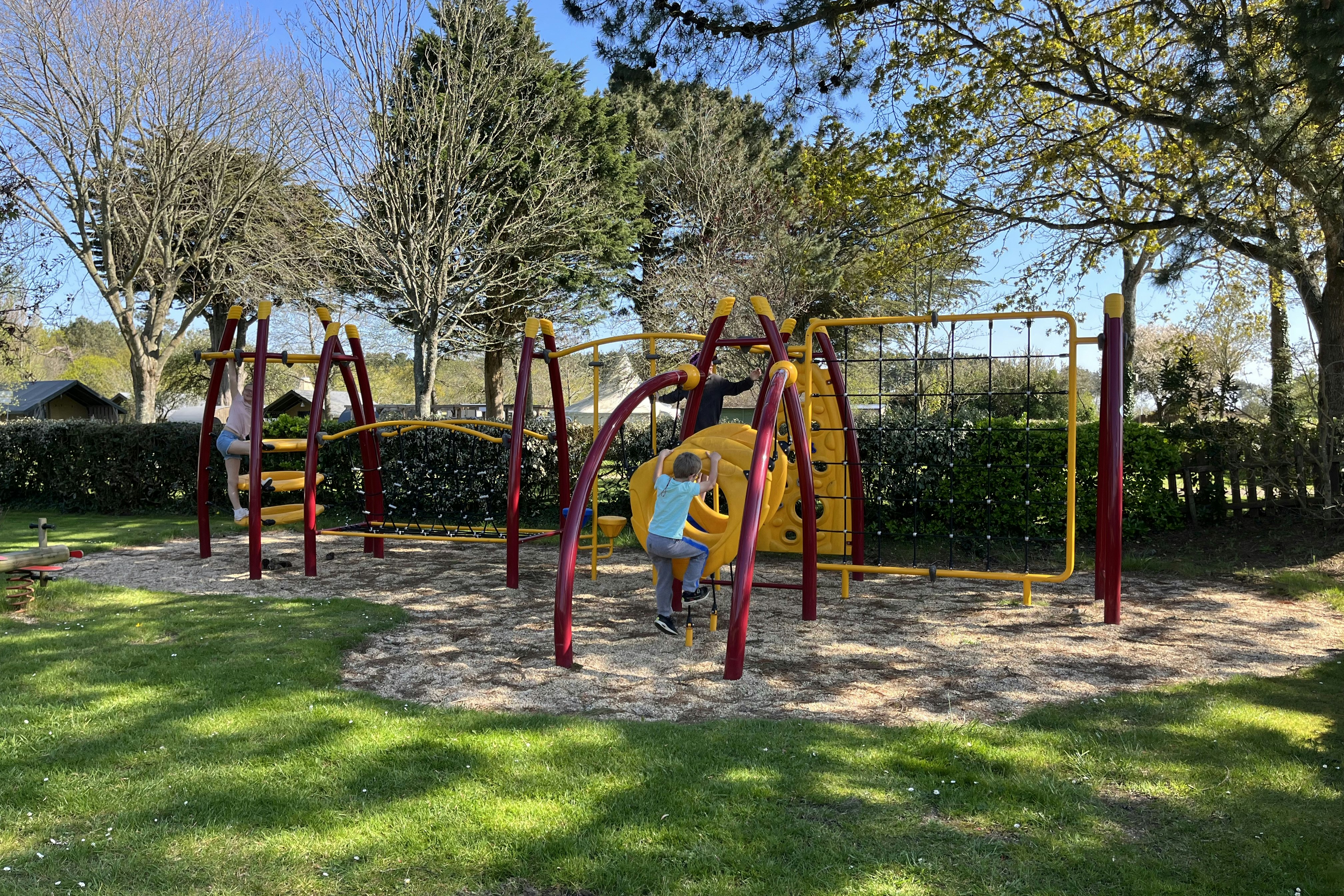 Camping Kost Ar Moor - Kinderspielplatz mit Klettergerüst