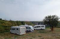 Camping Koukery - Wohnmobil und Wohnwagen Stellplätze auf dem Campingplatz