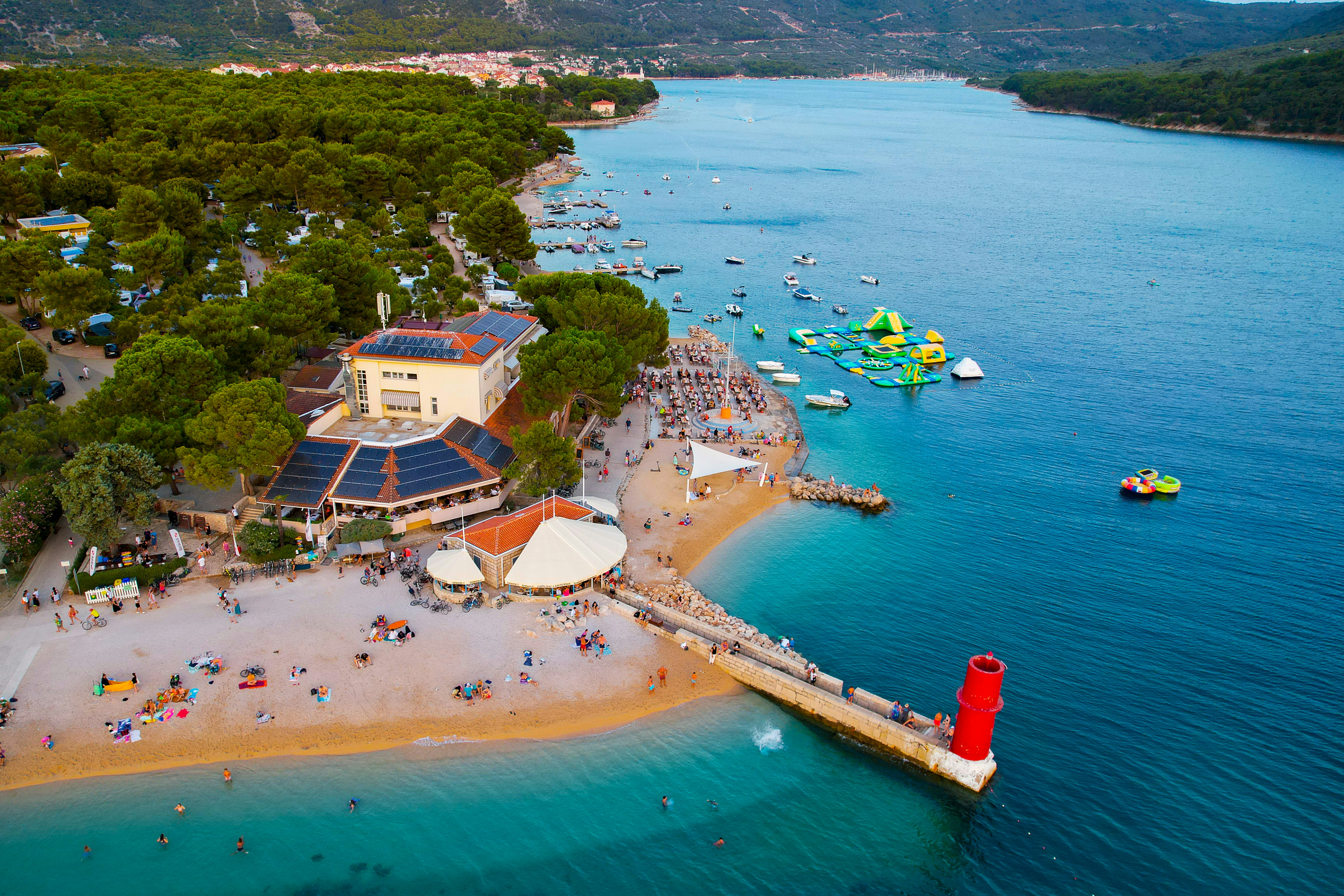 Camping Kovačine  - Luftaufnahme des Campingplatzes am Meer
