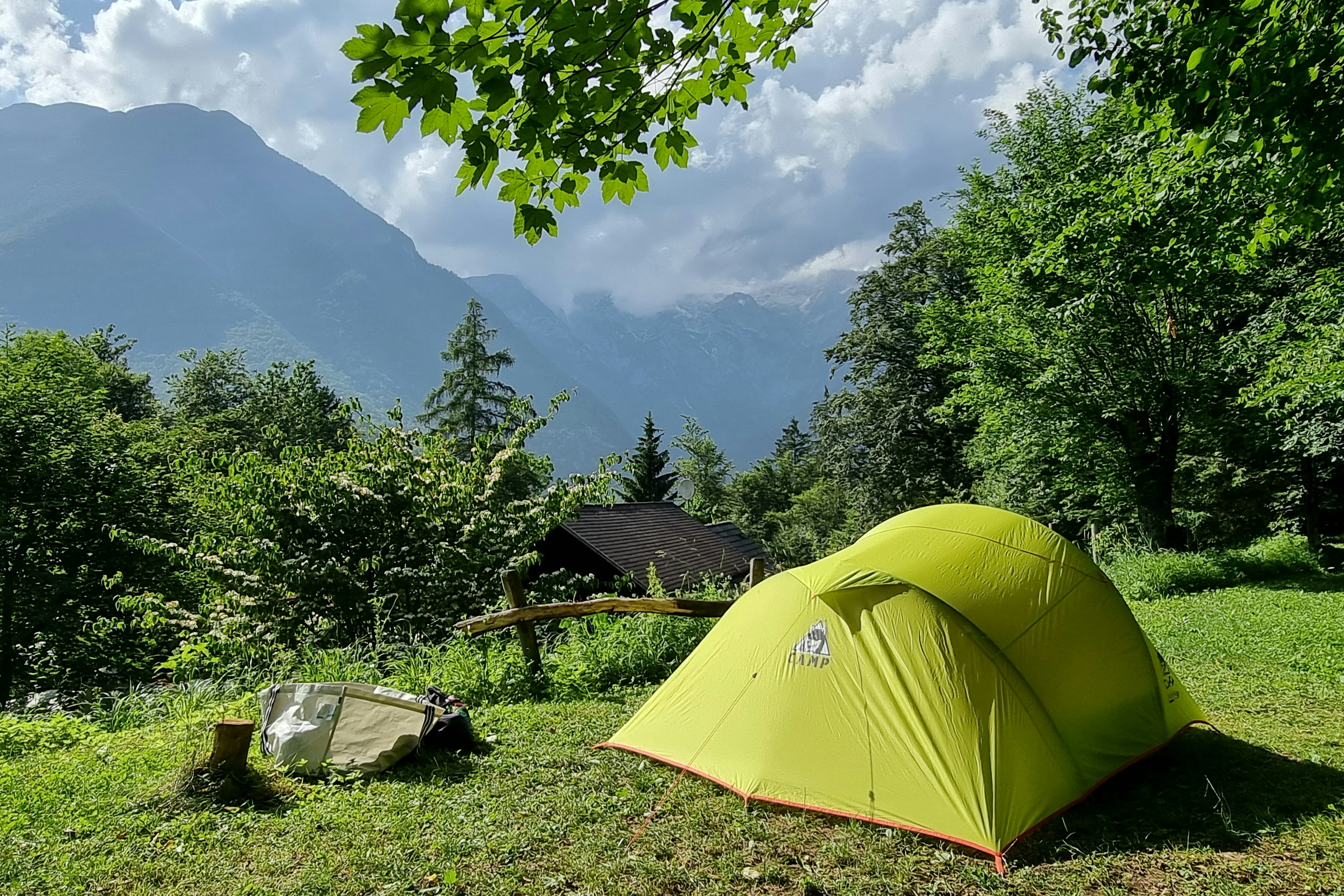 Camping Kraljev Hrib - Zeltplätze im Grünen