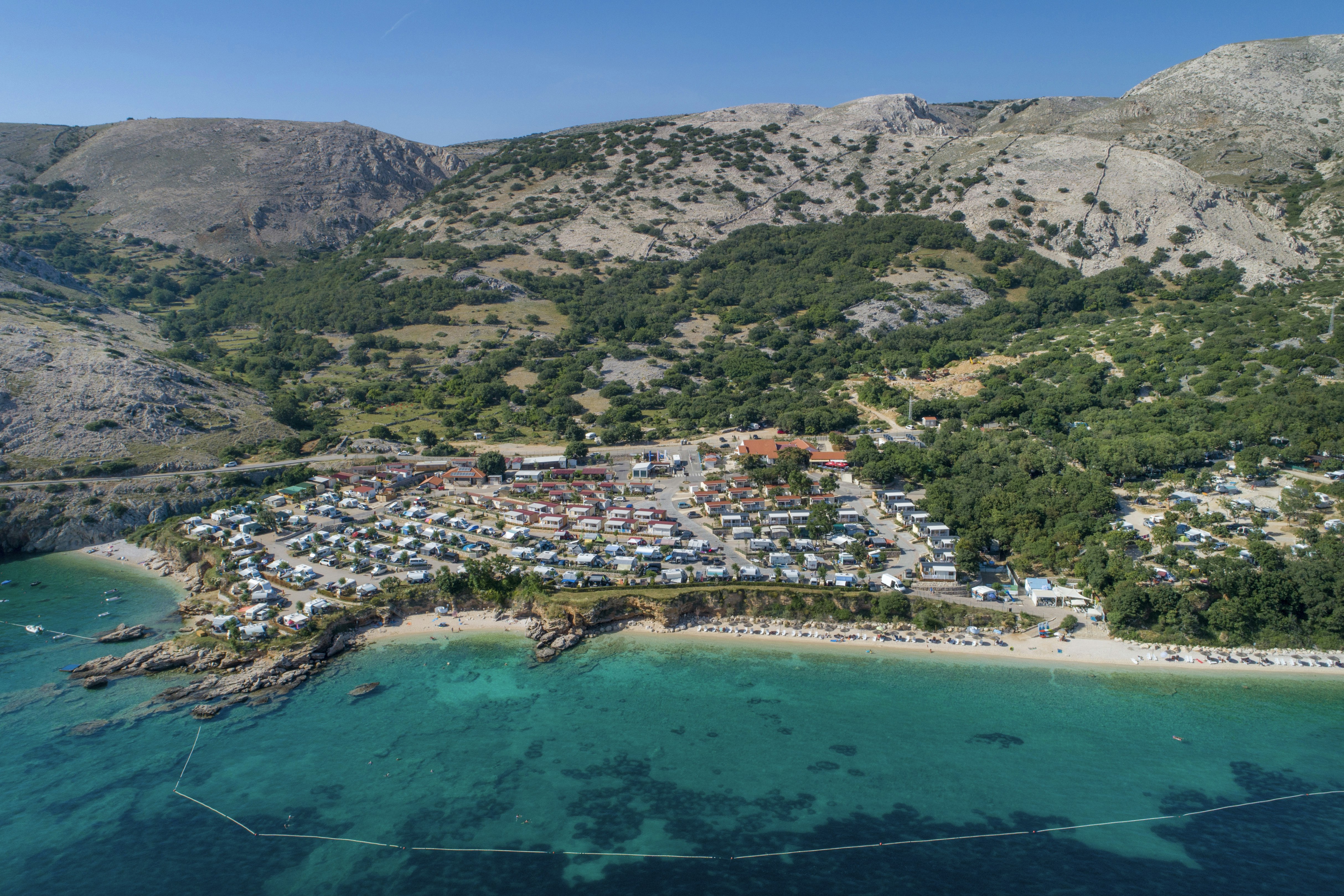 Camping Škrila  -  Campingplatz an der Adria aus der Vogelperspektive
