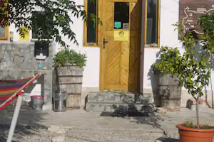Camping Kromidovo - Außenspülen und Rezeption