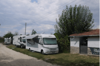 Camping Kromidovo - übergroßer Campingbereich vor den Toren