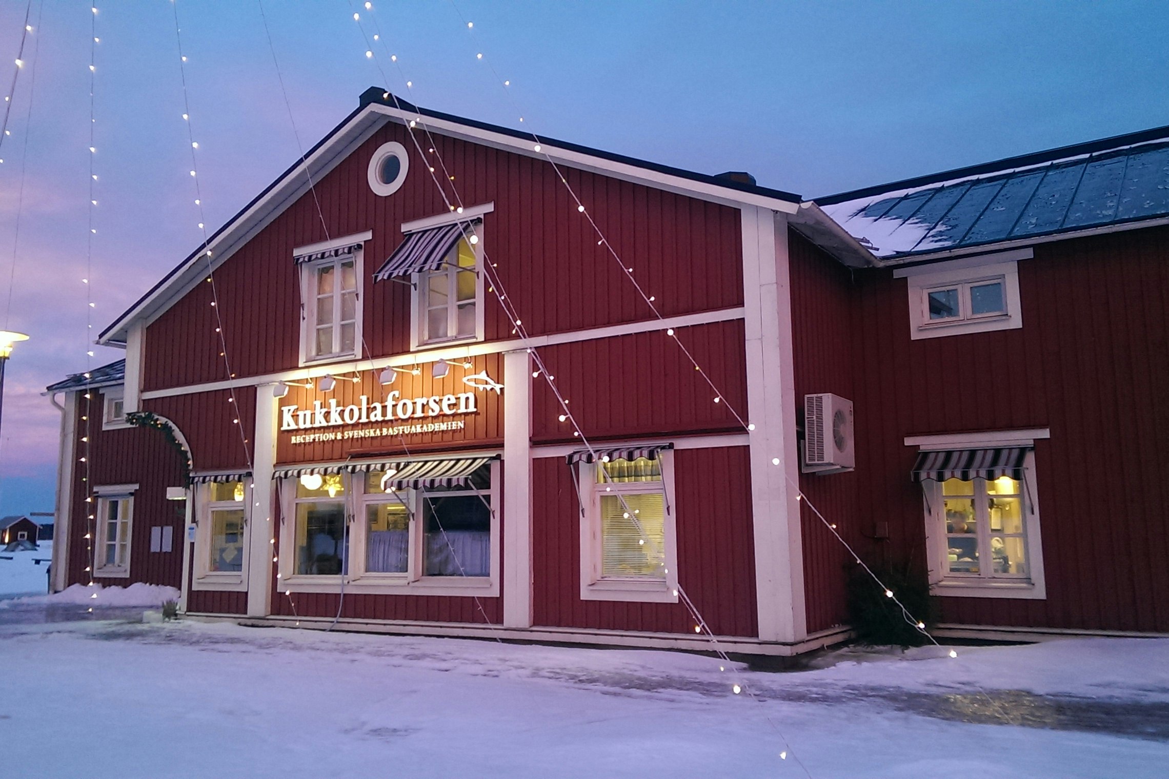 Camping Kukkolaforsen - Hauptgebäude mit Rezeption