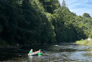 Camp Kyllburg - Kinder beim Baden im Fluss