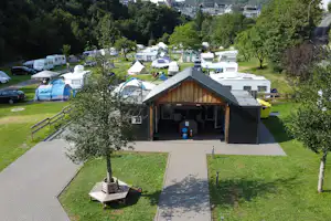 Camp Kyllburg Camping Kyllburg - Servicegebäude auf dem Campingplatz