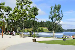 Camping L' Arrouach - Blick auf den Lourdes See