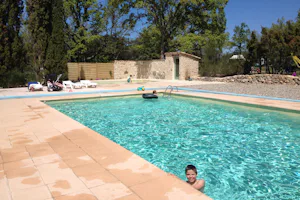 Camping l' Avelanède - Pool auf dem Campingplatz