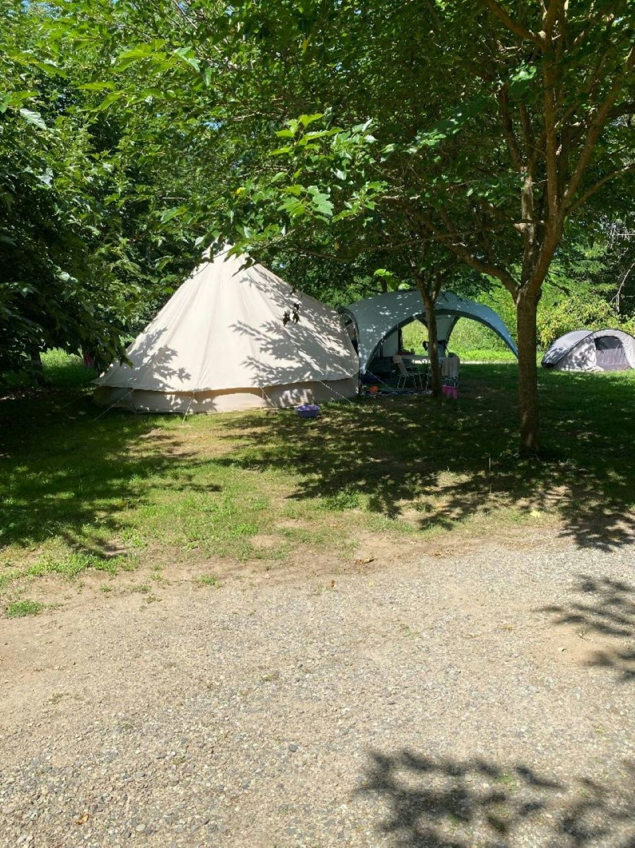 Flower Camping L'Echo du Malpas  Camping L' Écho du Malpas - Zeltplatz auf dem Campingplatz