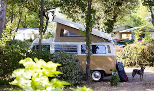 Camping L' Eau Vive Camping Au Tylo Soleil - Camper auf Standplatz