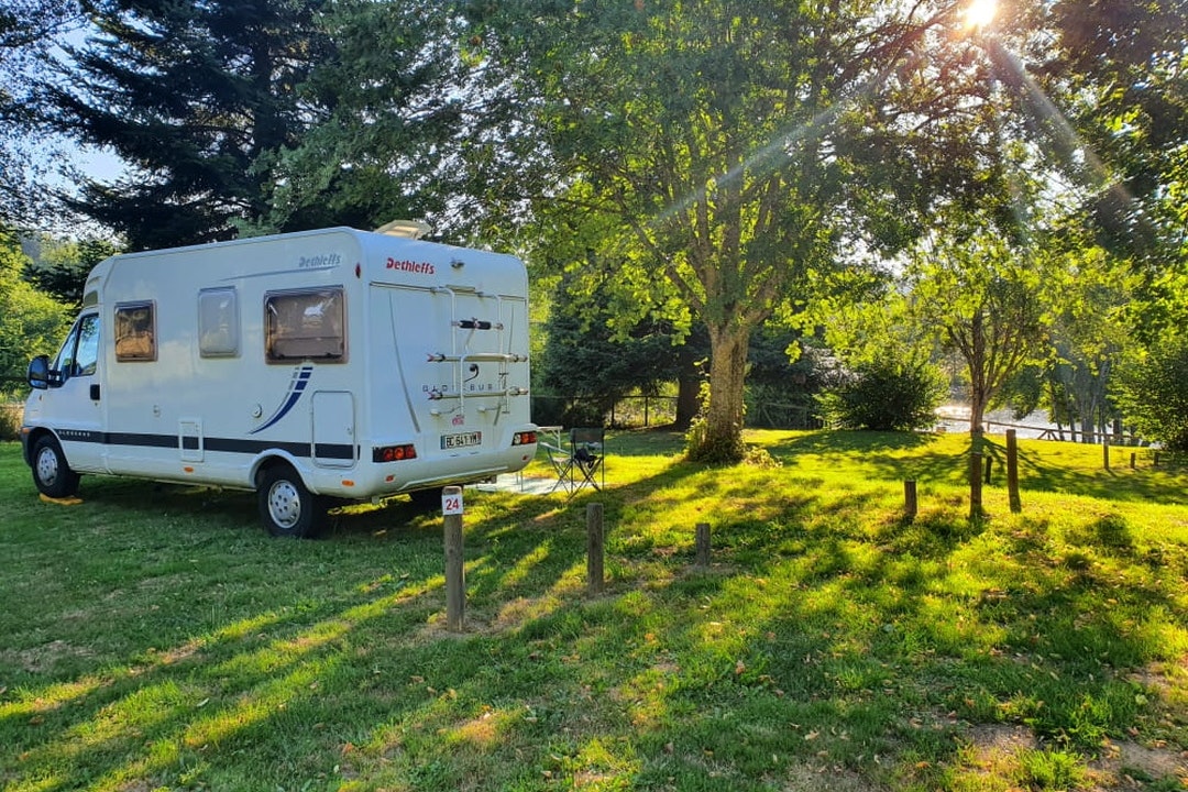 Camping l'Émeraude du Lac