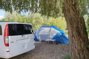 Camping L' Entre-Deux - Standplätze auf dem Campingplatz